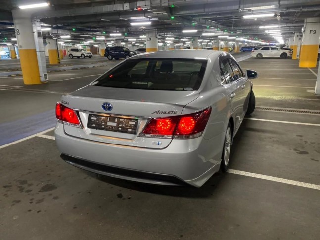 Toyota Crown Hybrid 2.5 Athlete 2015