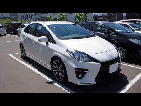 TOYOTA PRIUS 2013, G's. Обзор экстерьера и интерьера.